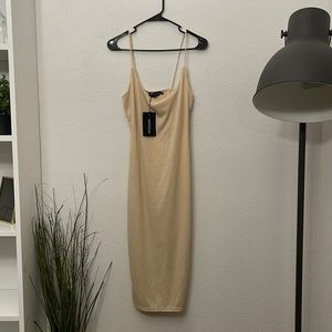 Pretty Little Thing dress